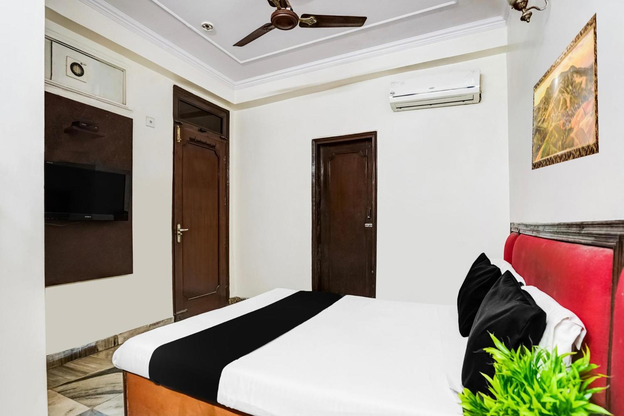 Super O Paharganj Near Railway Station Formerly Chand Palace Hotel